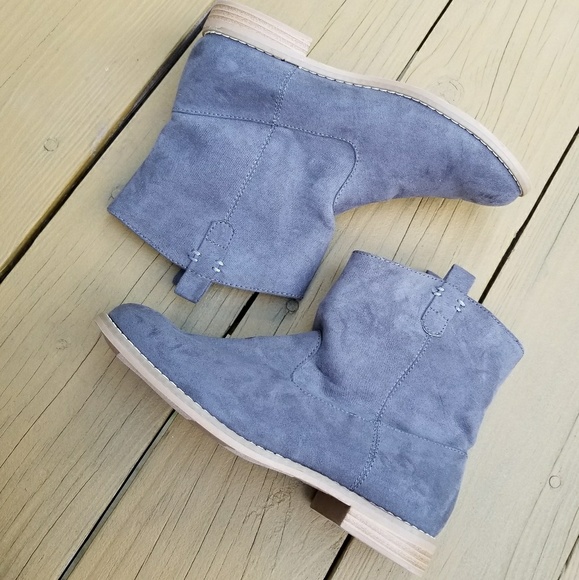 navy flat boots womens